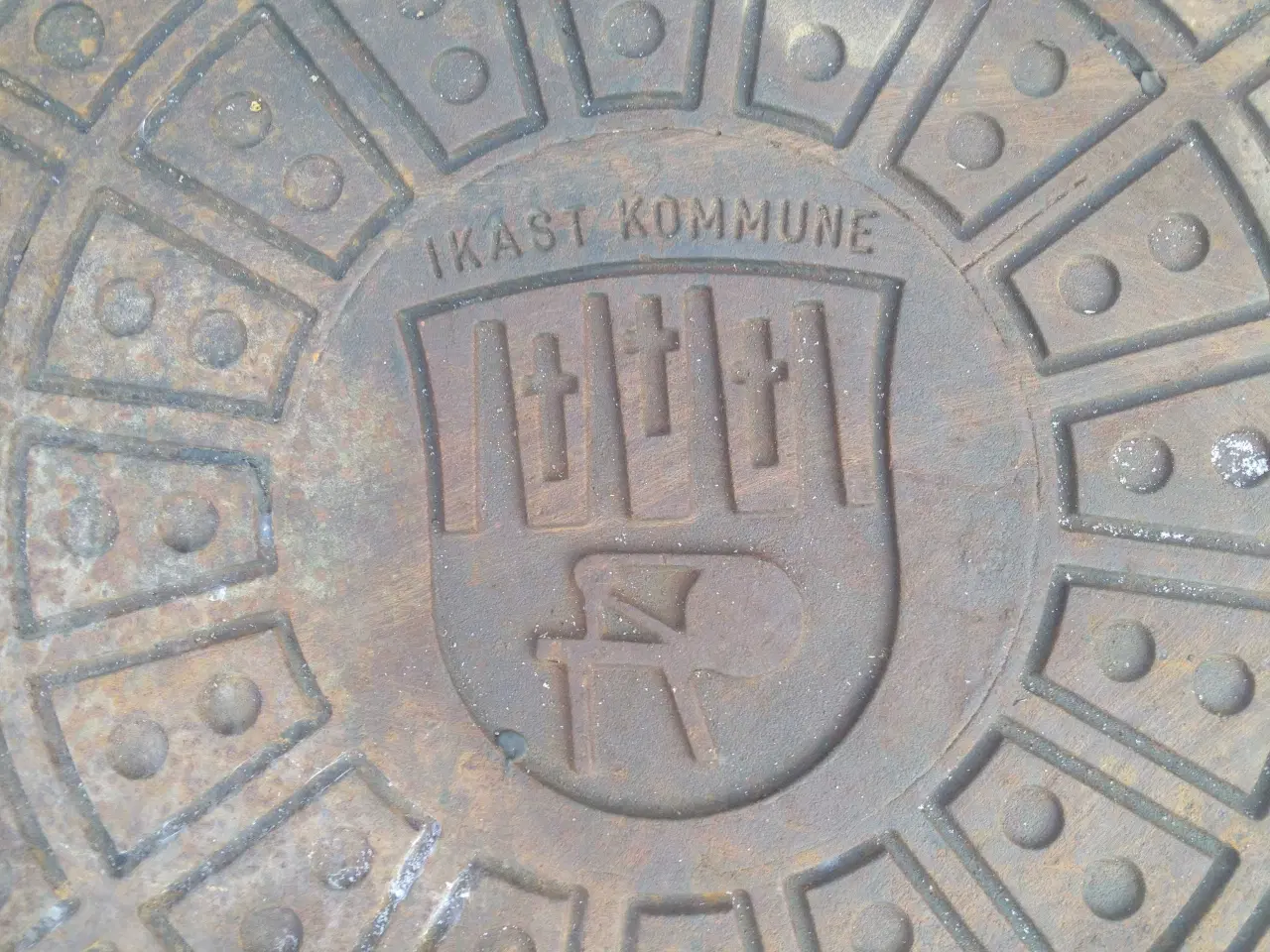 Billede 2 - kloakdæksel fra ikast