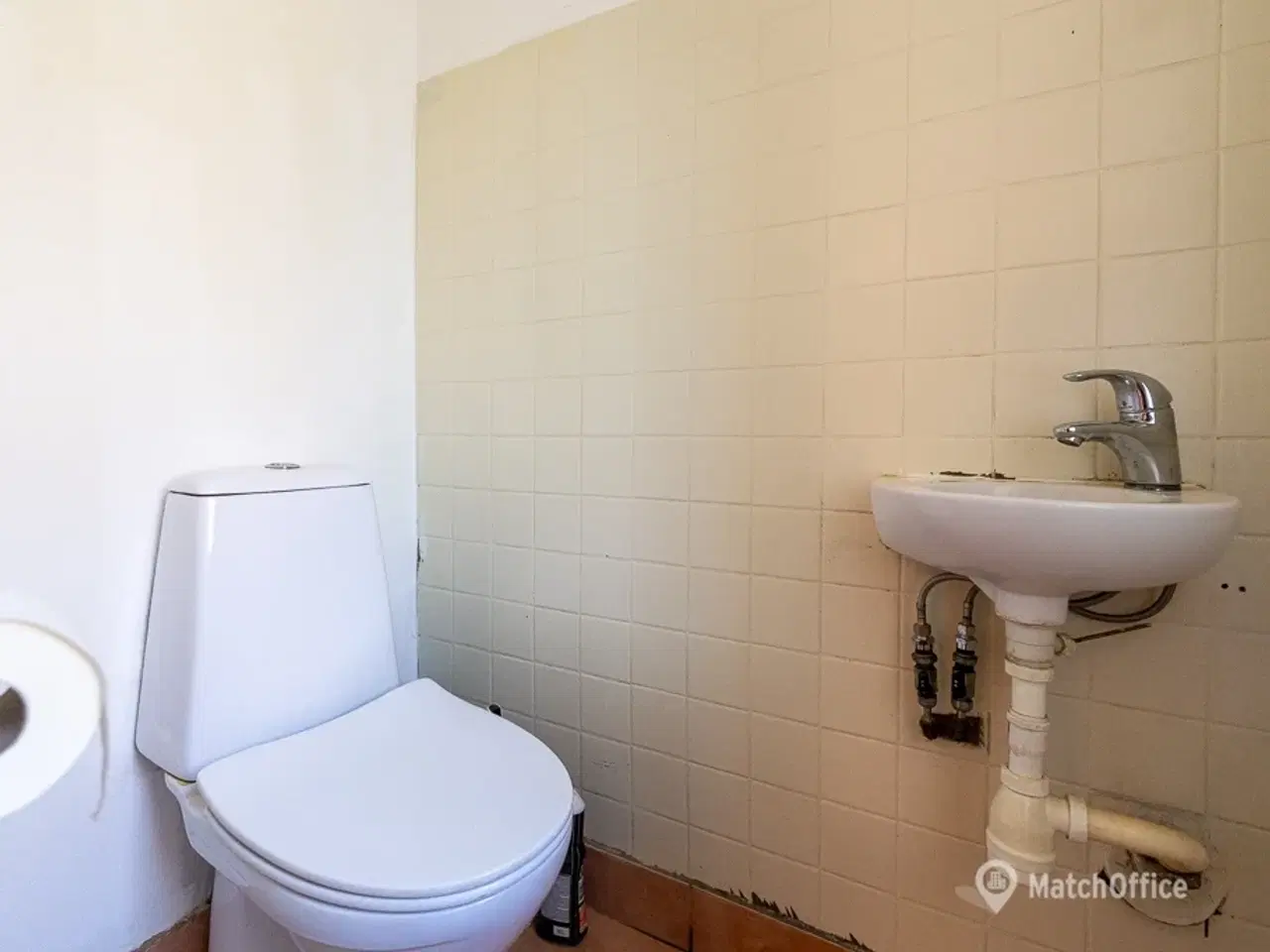 Billede 14 - UDLEJES: Butik med stort facadeparti. åben planløsning og mange muligheder