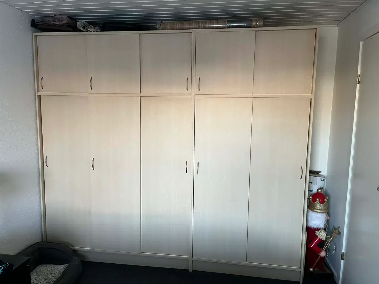 Billede 1 - 2 stk garderobeskabe med skydelåger
