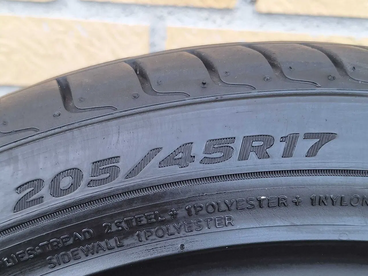 Billede 4 - 1 stk. sommerdæk 205/45 R17