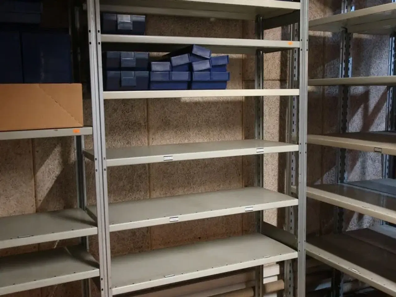 Billede 3 - 9 fag lagerreoler uden indhold samt ekstra hylder