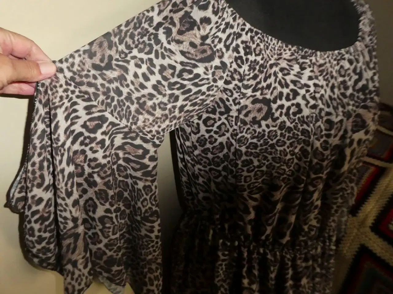 Billede 3 - Italiensk kjole i leopardmønster 