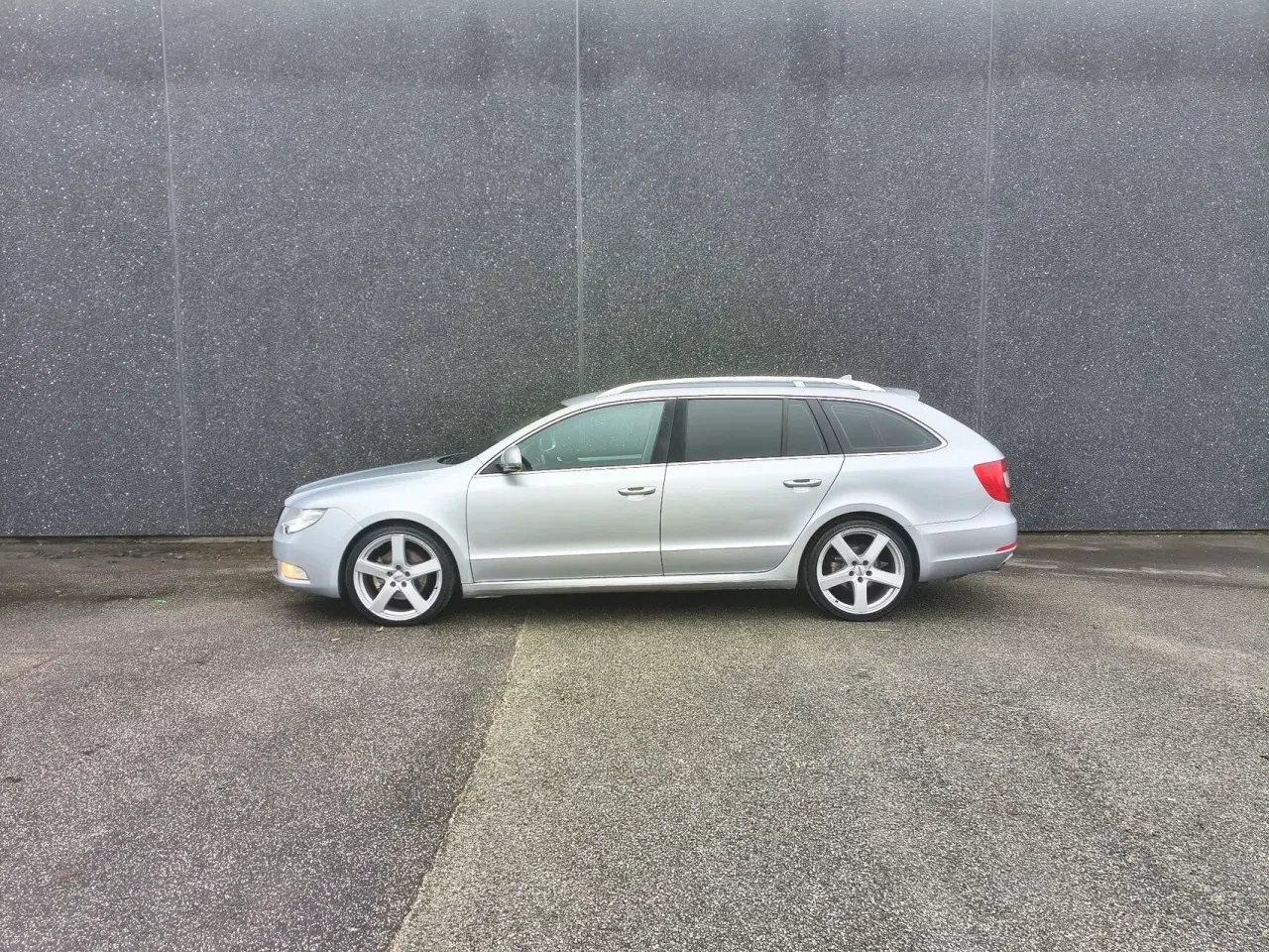 Billede 1 - Skoda Superb Combi 1,6 TDI Common Rail DPF Greenline Elegance 105HK Stc