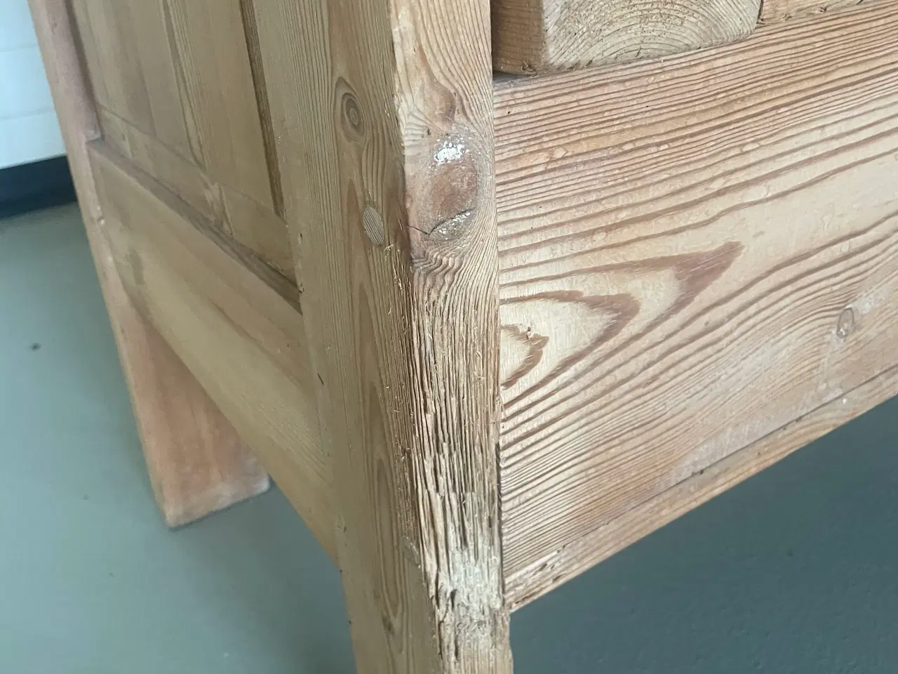 Billede 2 - Afsyret Bænk.