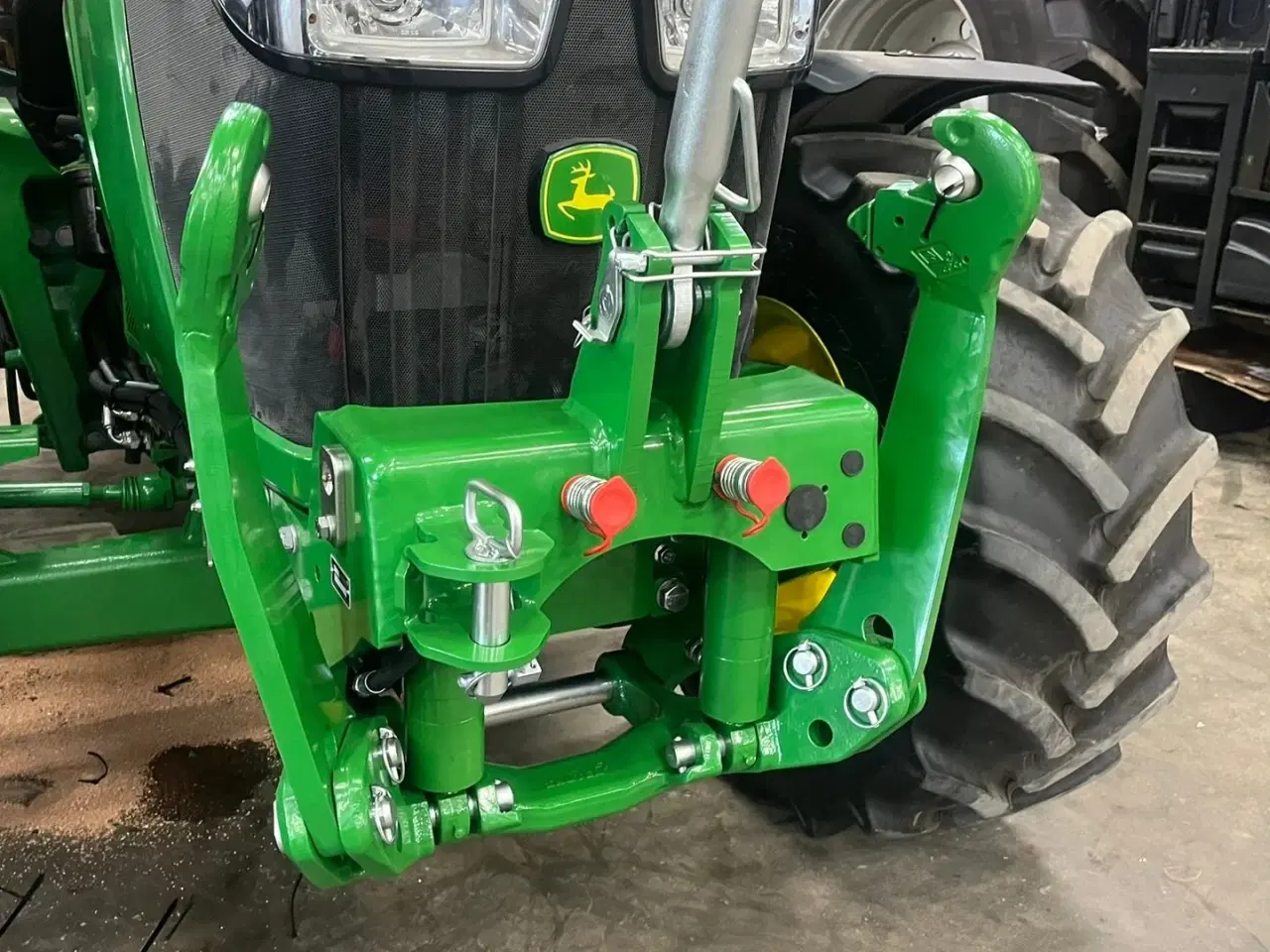 Billede 9 - Sauter Til John Deere Vi kan levere frontlifte til din John Deere traktor til en god pris.