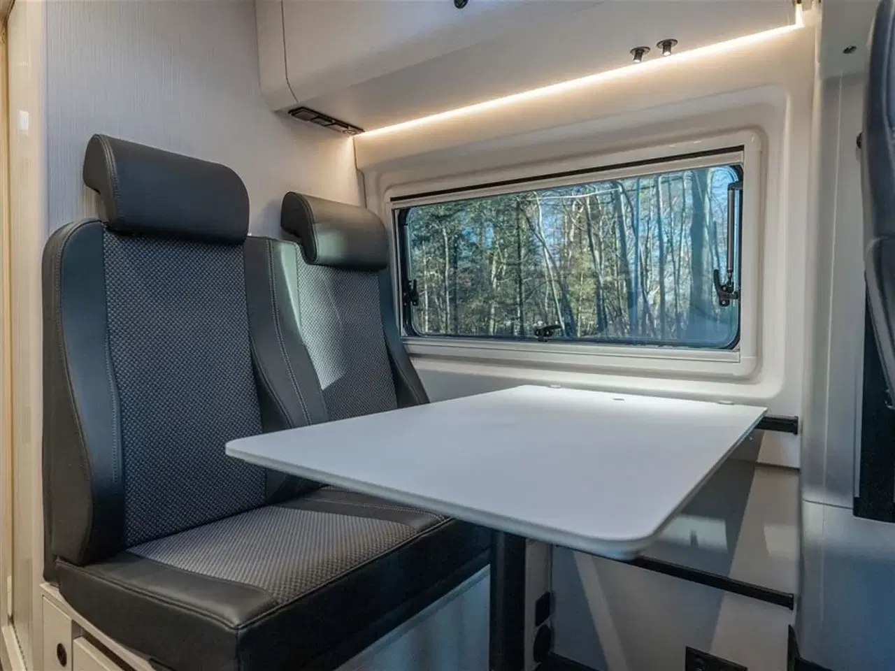 Billede 3 - 2026 - Tourne 6.0 Select aut. gear - Black - 180HK Tournes topmodel