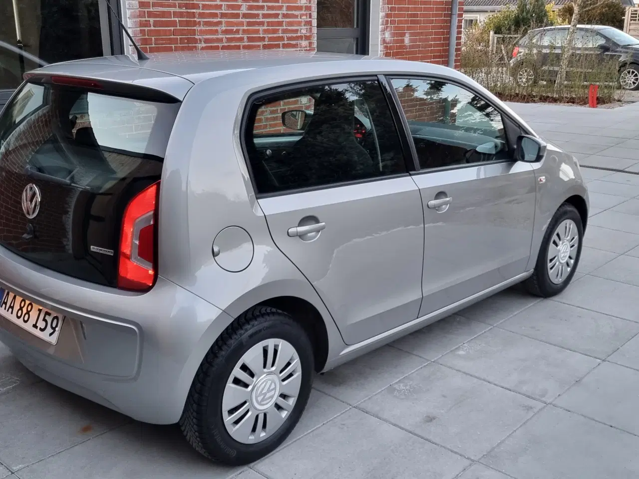 Billede 2 - Vw UP! 5-døre med meget lavt km-tal kun 66.000km!