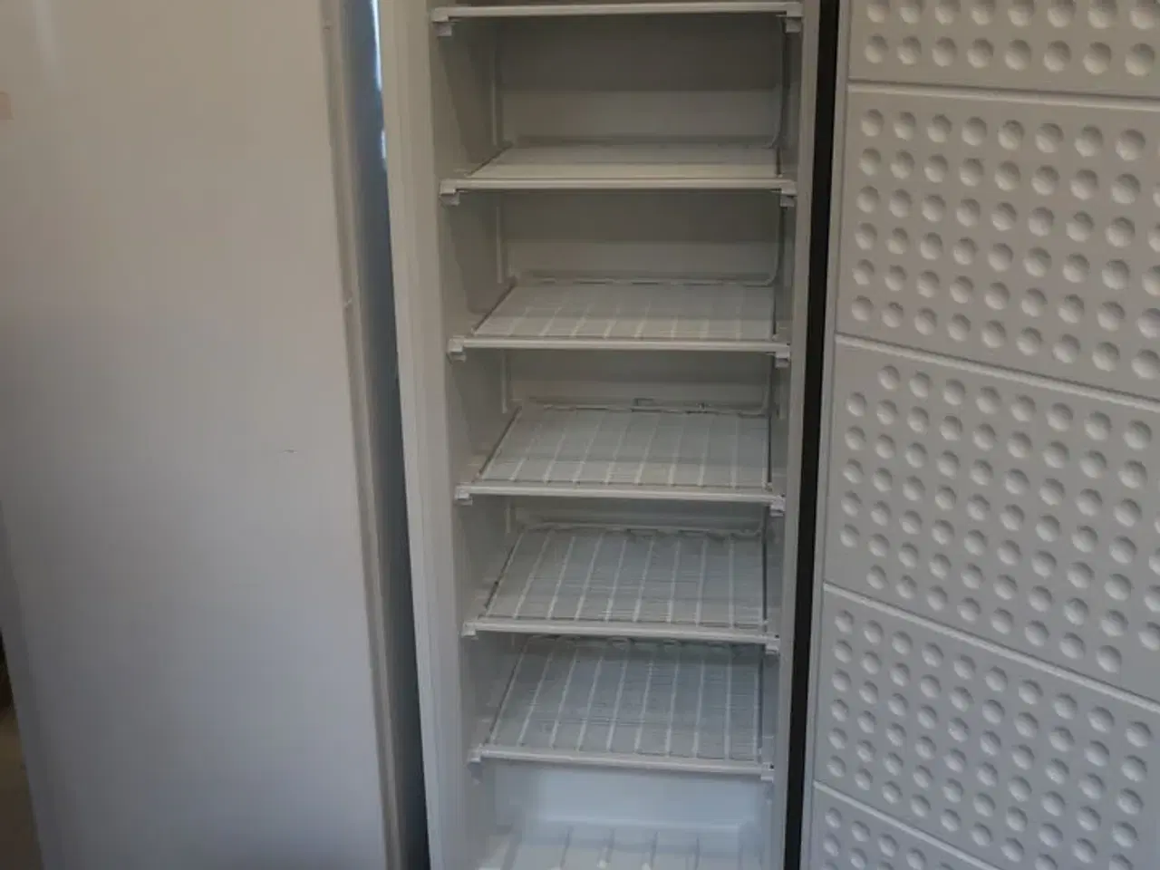 Billede 2 - Fryseskab KBS 402 TK