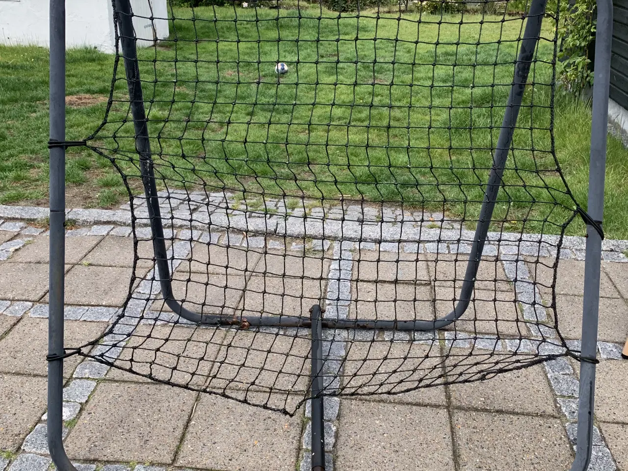 Billede 2 - Gratis. Basketstander + bouncer