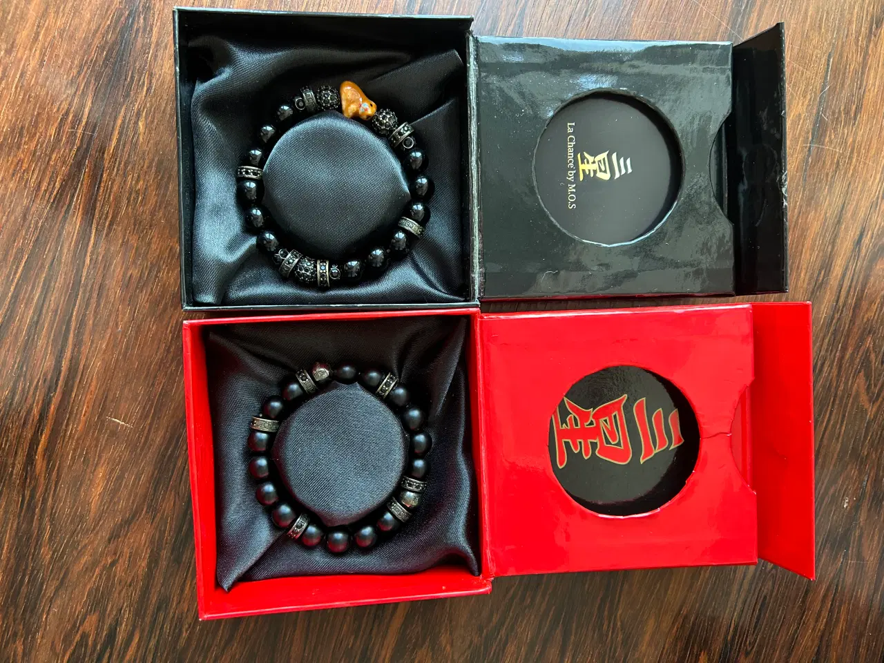 Billede 1 - 2 sorte originale kinesiske lykkearmbånd