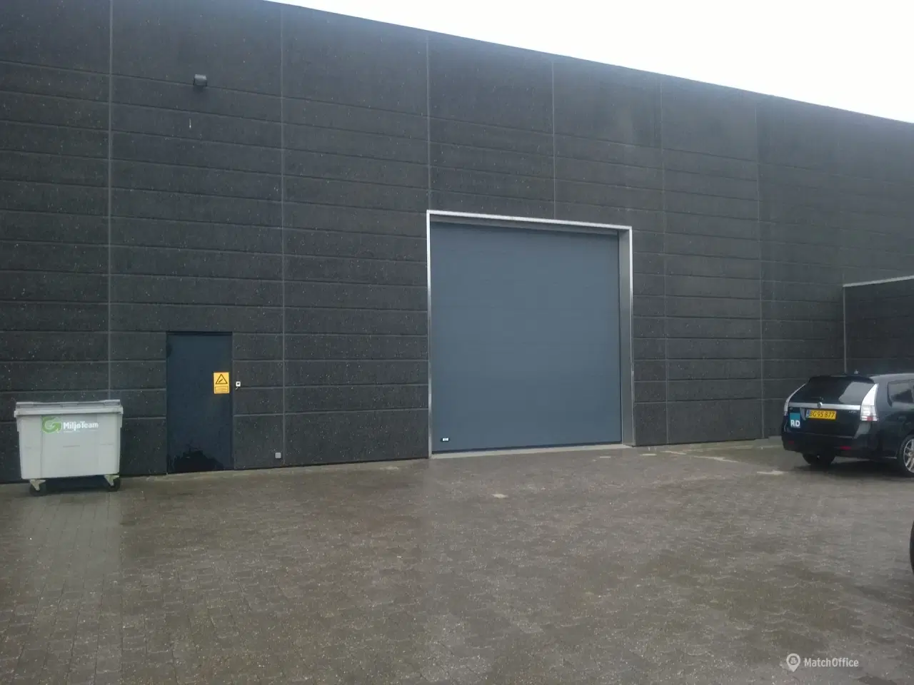 Billede 1 - Lagerhal med port og lidt kontor