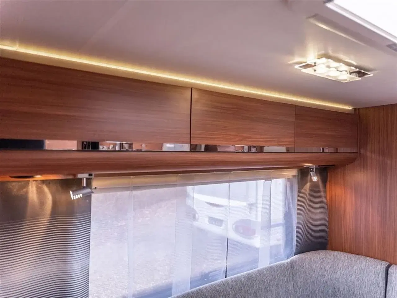 Billede 26 - 2013 - Adria Adora 563 PT   Rigtig fin vogn med køjer og dobbeltseng