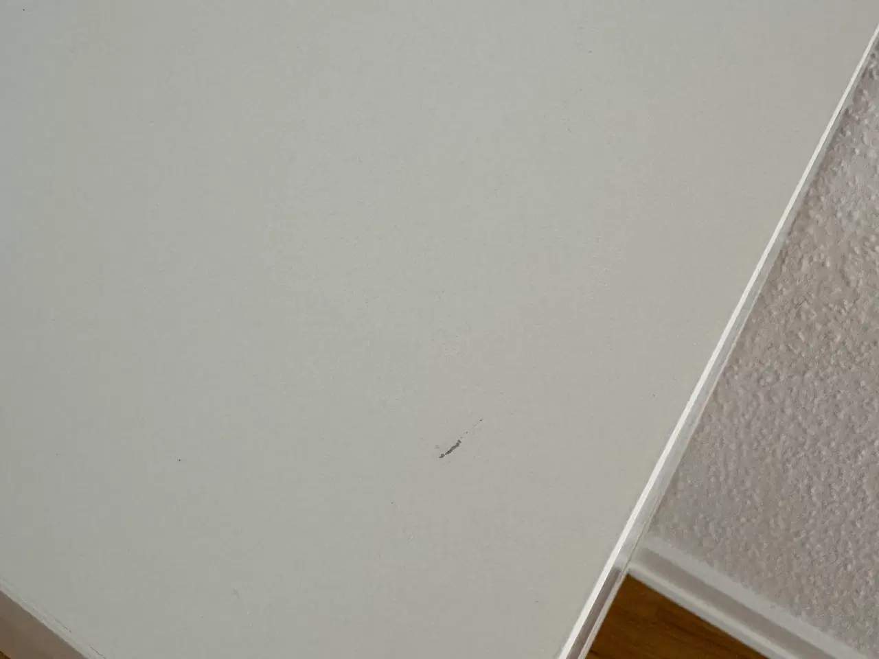 Billede 4 - IKEA MICKE skrivebord - Hvid