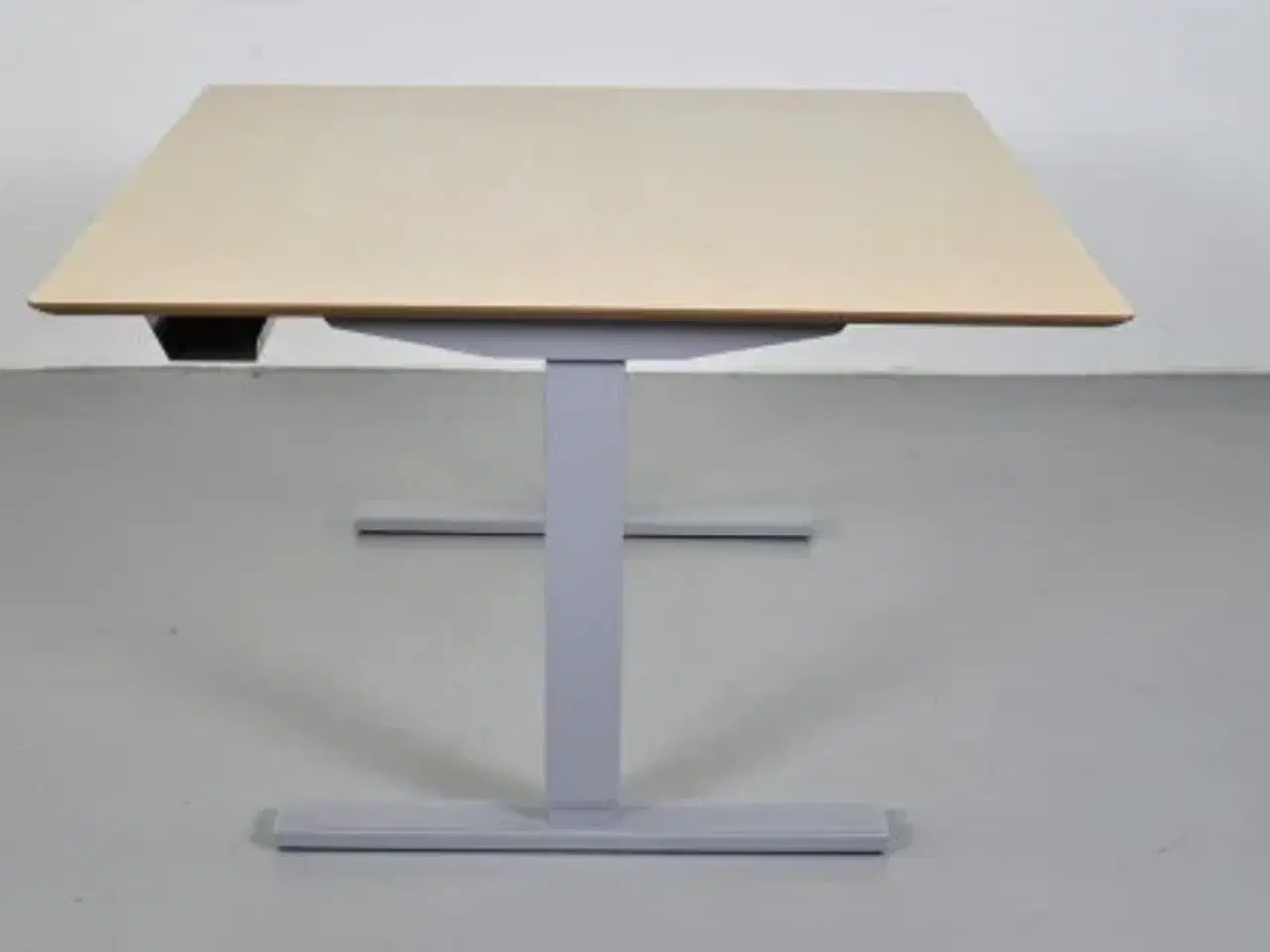 Billede 4 - Scan office hæve-/sænkebord med birkelaminat, 120x110 cm.