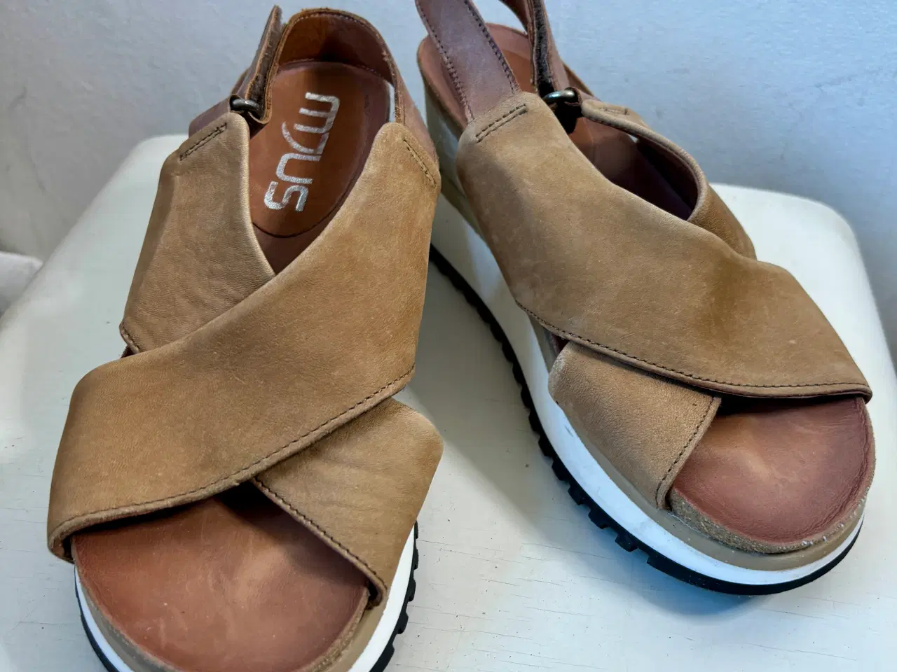 Billede 1 - MJUS, brune sandaler plateau kinahæl, str 38