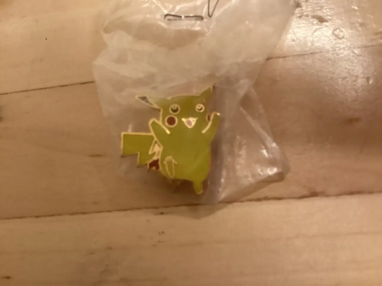 Billede 8 - Pokemon pins-Pikachu brocher