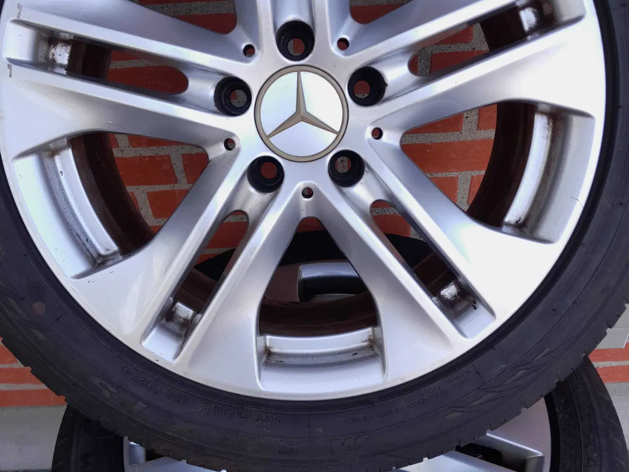 Billede 2 - Sommerdæk 245 45 17  99w