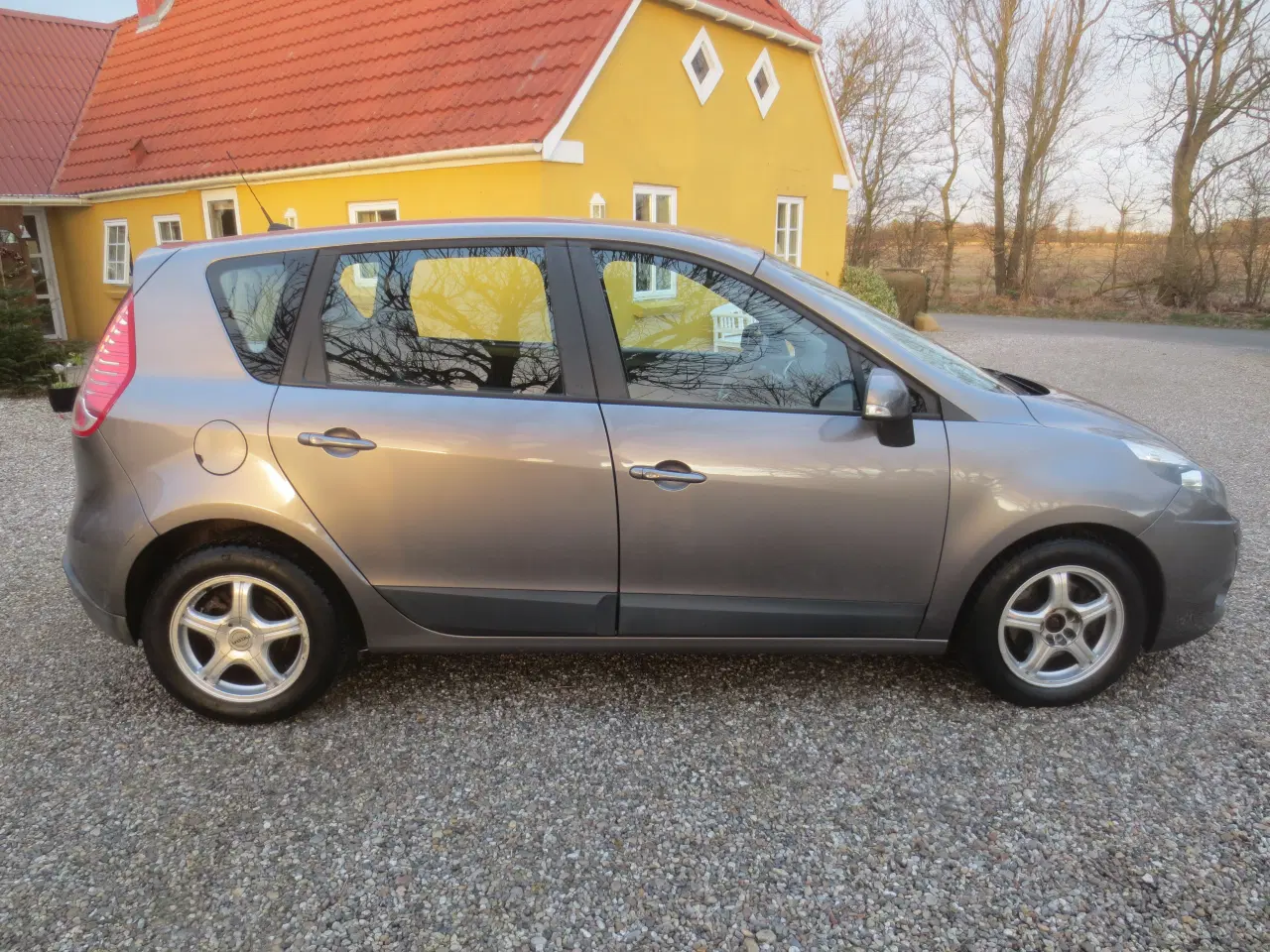 Billede 4 - Renault Scenic 1.9 DCi Nysynet m/træk