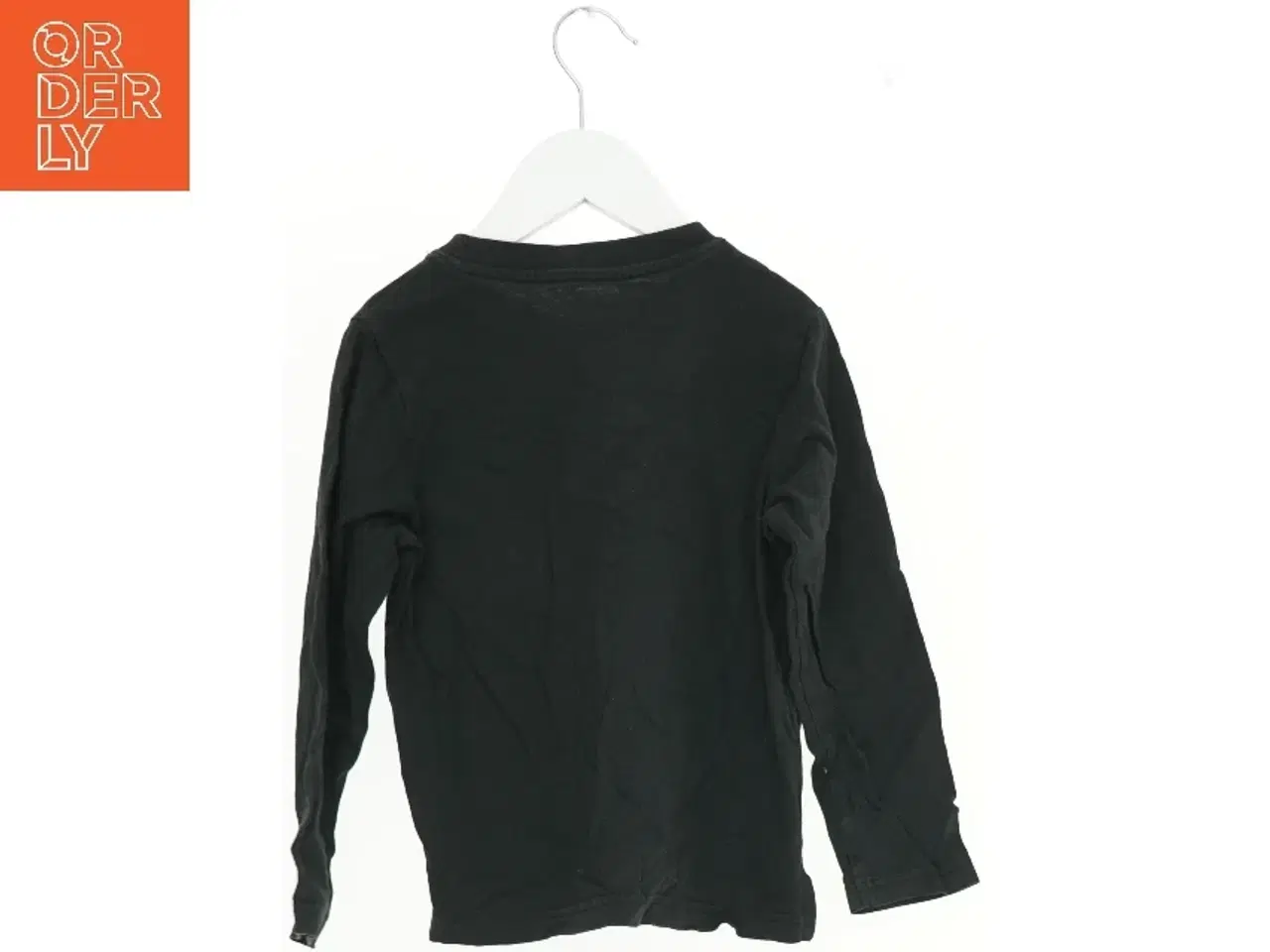 Billede 2 - Langærmet sort trøje fra Mads & Mette (str. 110)
