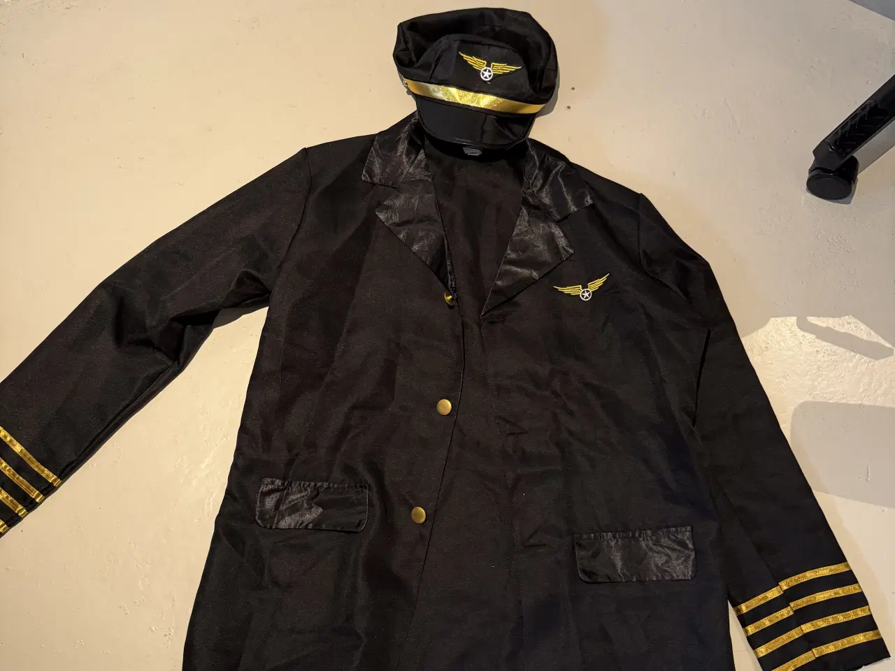 Billede 1 - Forskellige kostumer byd