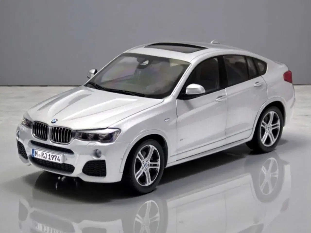 Billede 1 - 1:18 BMW X4 Glacier Grey