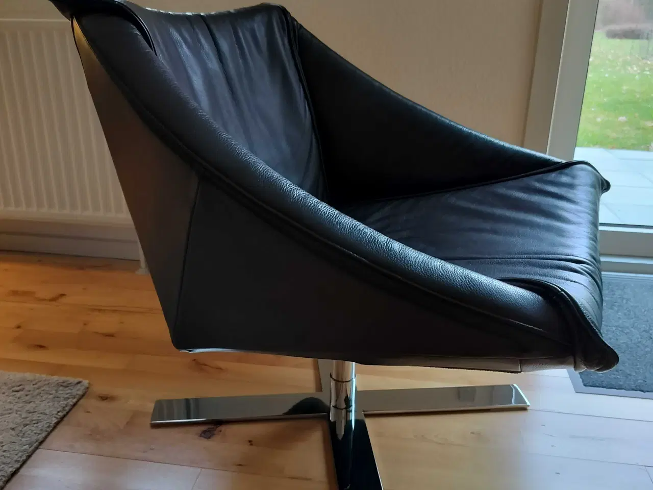 Billede 3 - Sort læder stol 