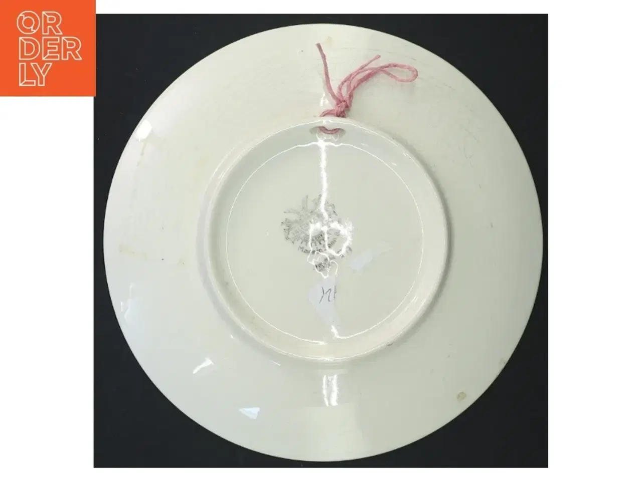 Billede 3 - Dekorativ tallerken med hjorte motiv (str. Ø 20,5 cm)