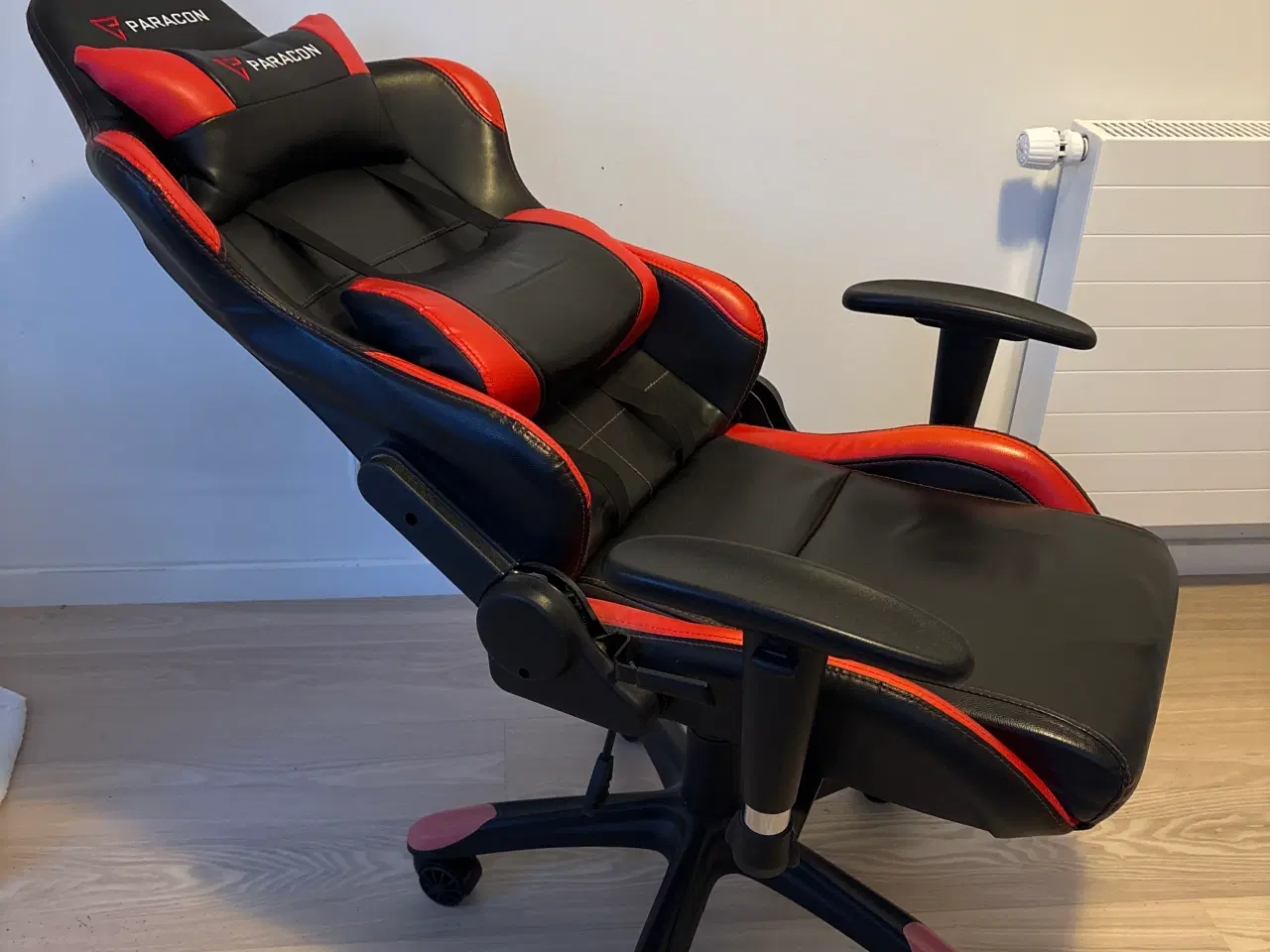 Billede 5 - Gamer stol sort og rød