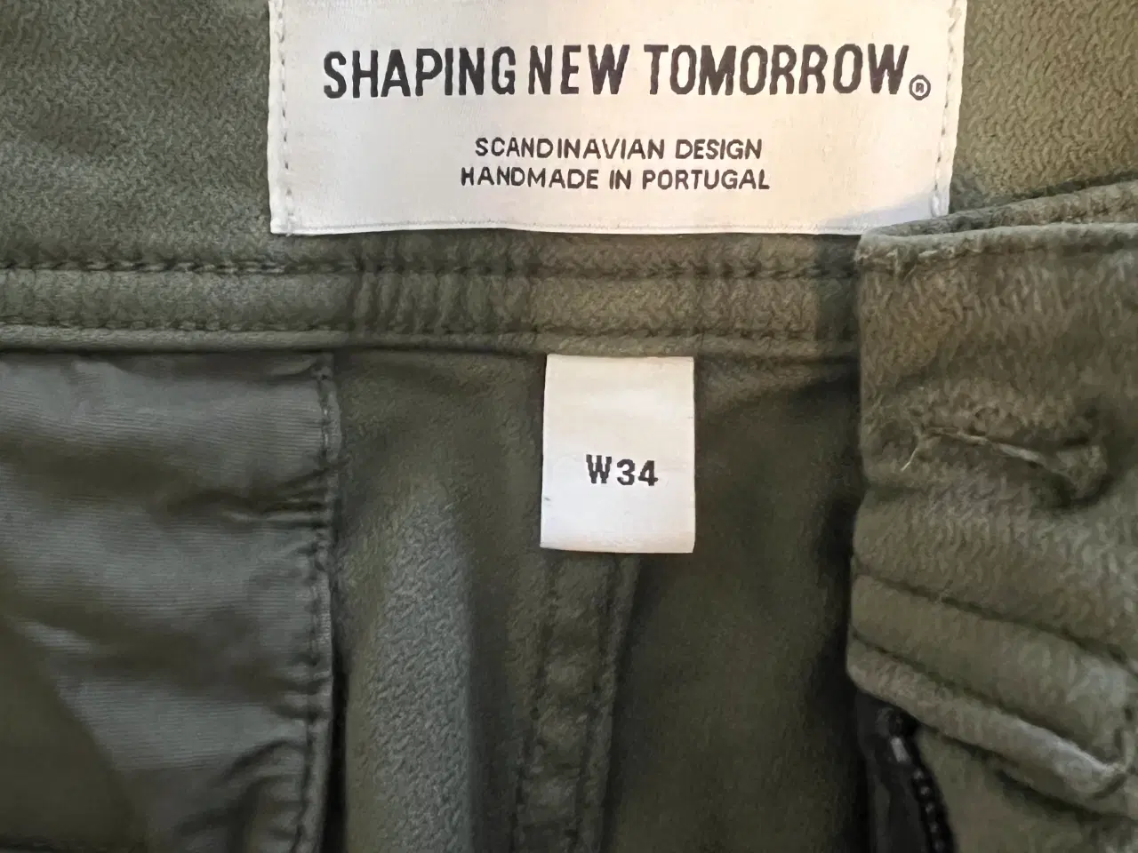 Billede 2 - Shaping New Tomorrow shorts str. 34