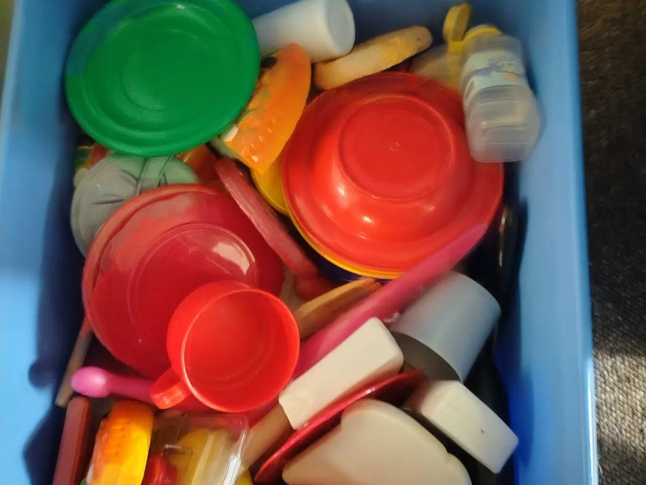 Billede 1 - Legetøj køkken (plus bade legetøj)