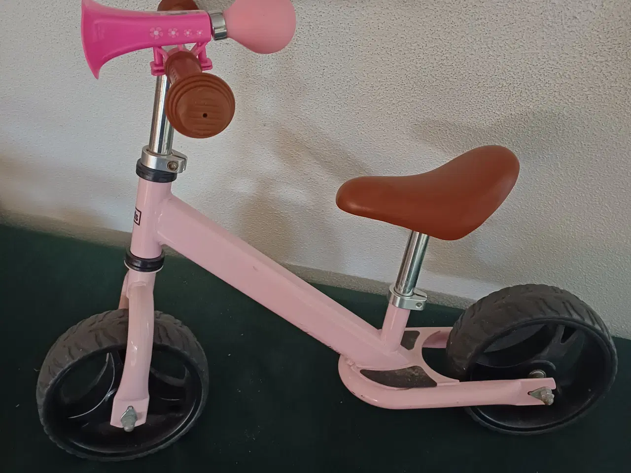 Billede 2 - Løbe cykel i lyserød 