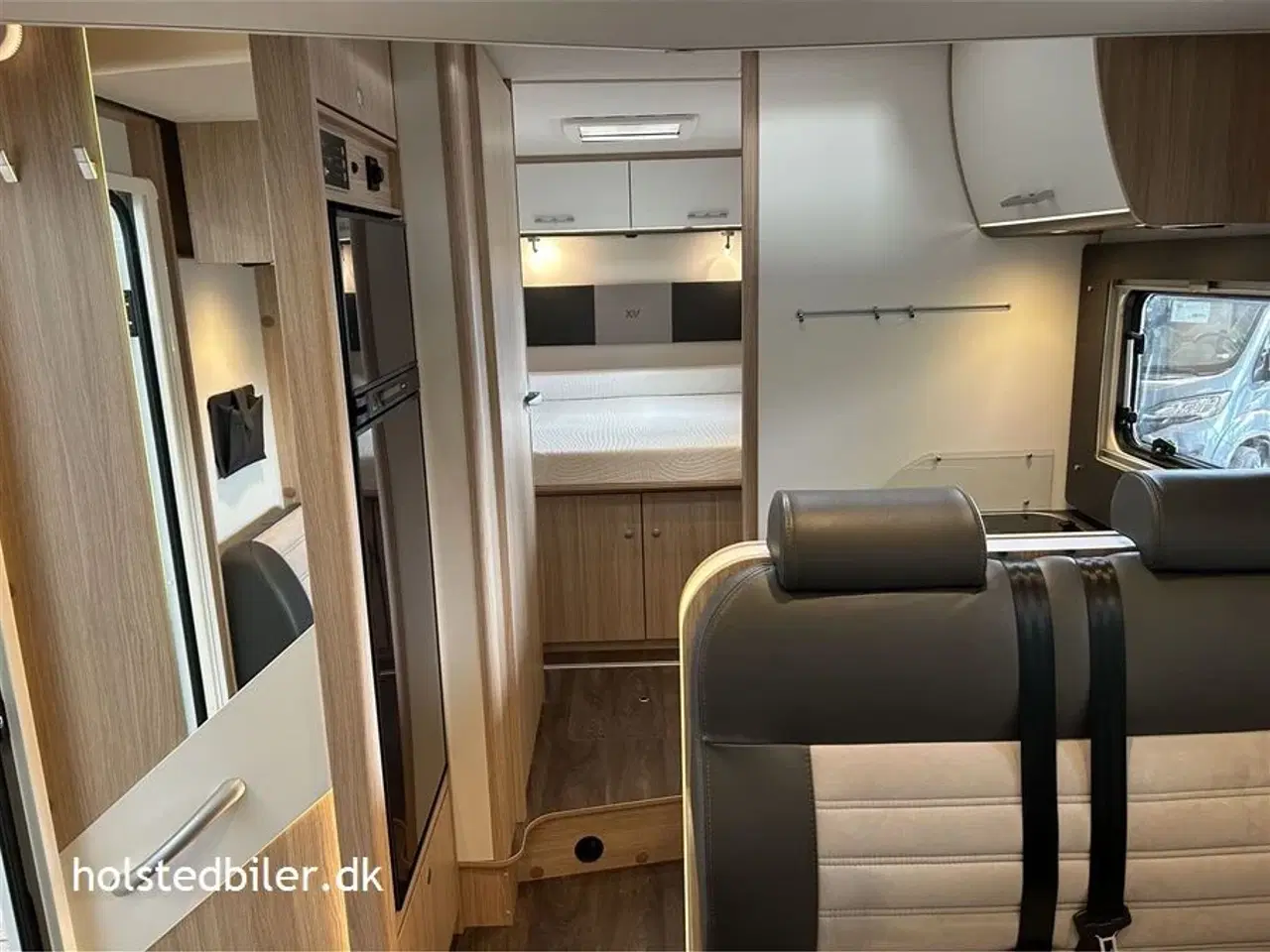 Billede 16 - 2020 - SunLight T 69 L Aut.   Quennsbed - Km 26000 - 9 trins automatgear.