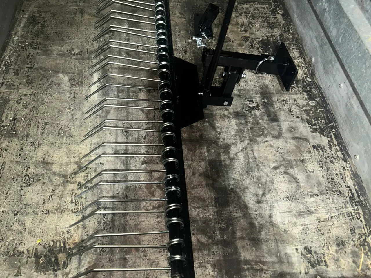 Billede 1 - Gård rive til have traktor