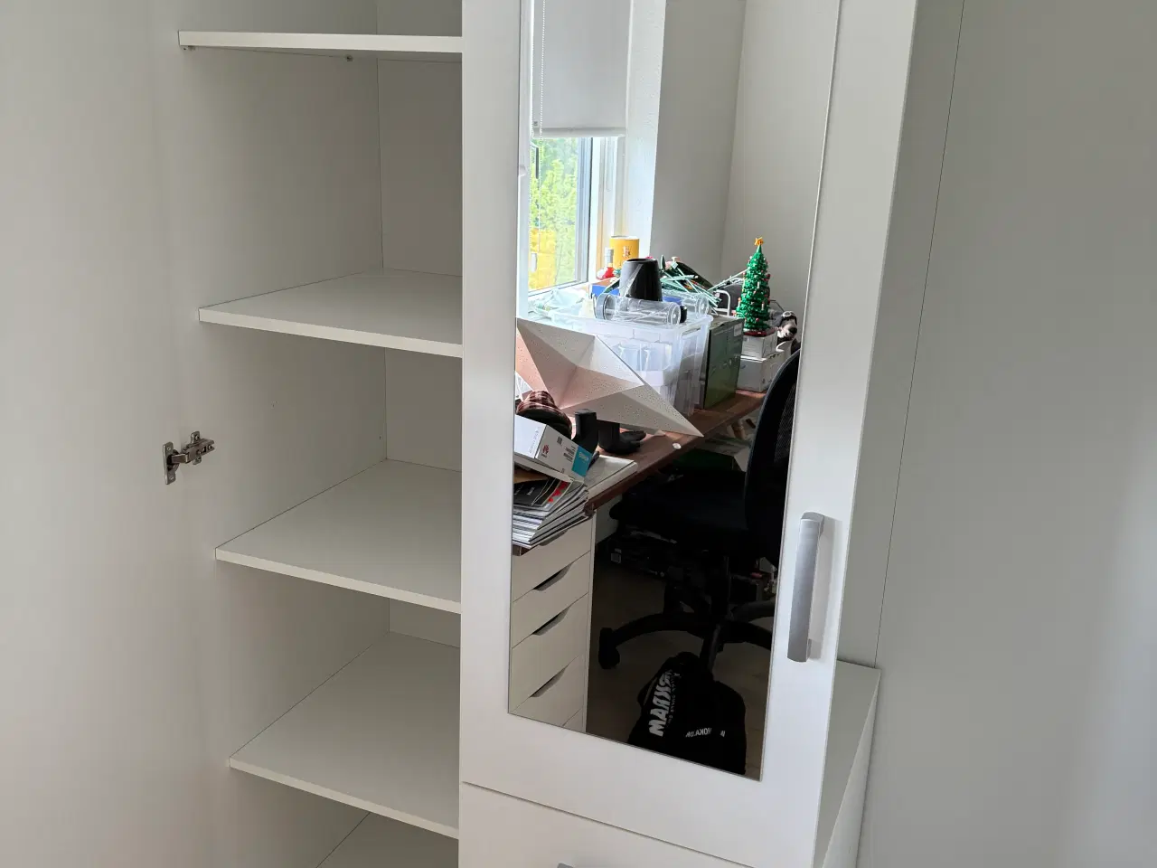 Billede 1 - Vellerup garderobeskab fra Jysk 