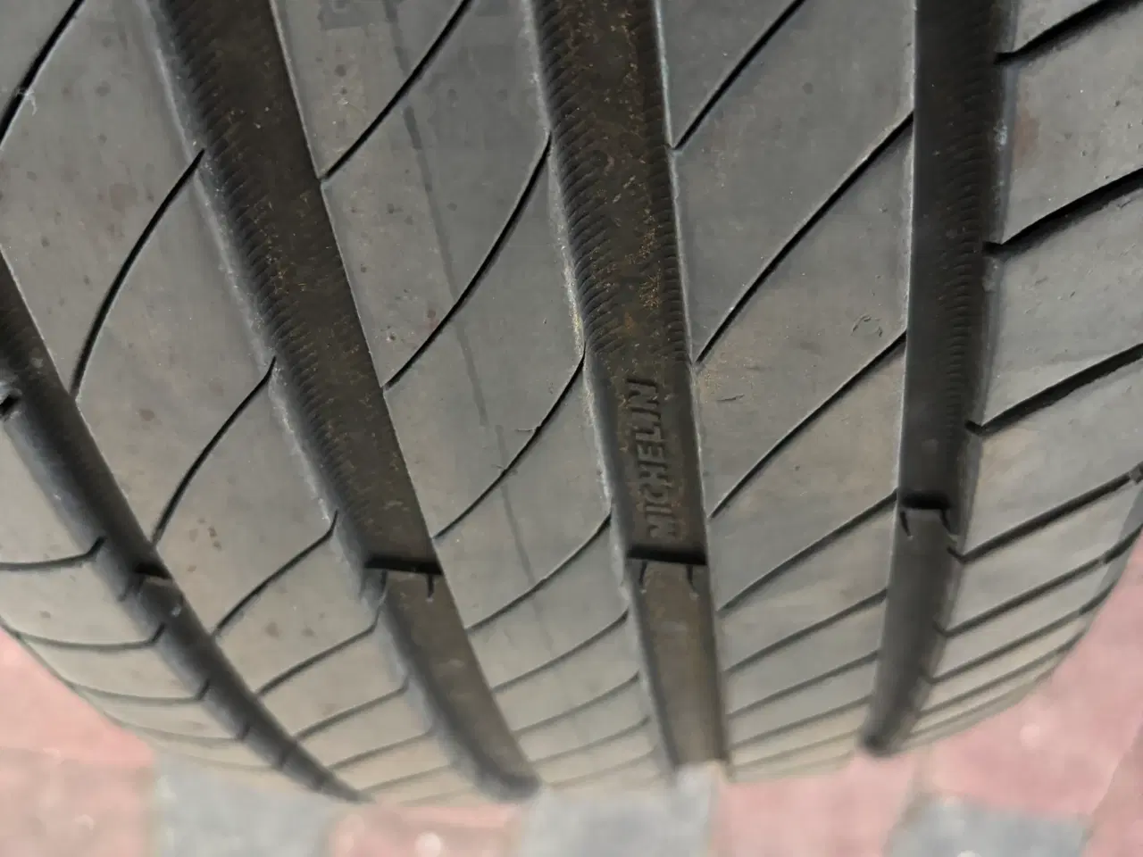 Billede 3 - Sommerdæk til salg. 205/45/17 Kørt 3000 km.  