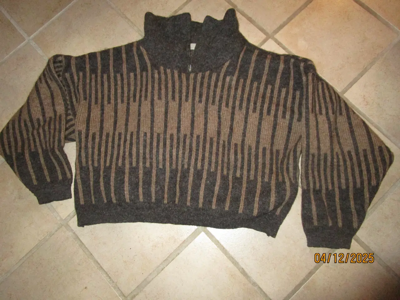 Billede 1 - Pæn 100% uld sweater halfzip sweater str.L. People