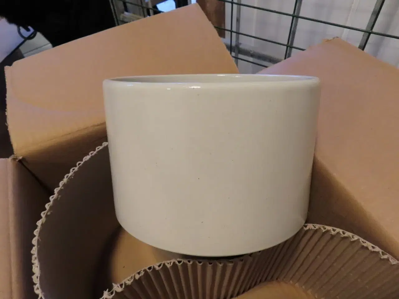 Billede 2 - 1 stk. krukke, stentøj 18x12 cm, creamhvide