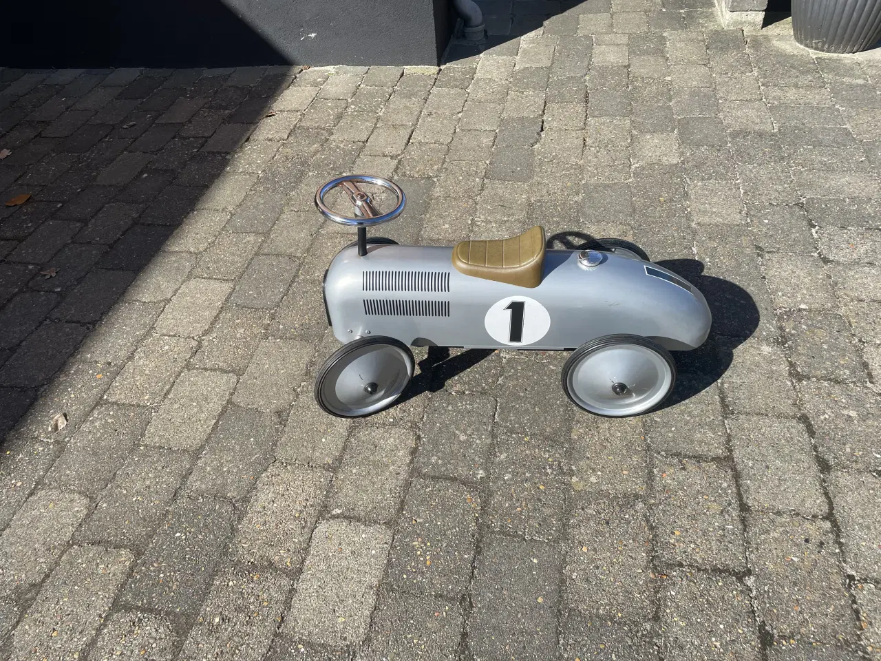 Billede 1 - Gåbil som ny og smart retro