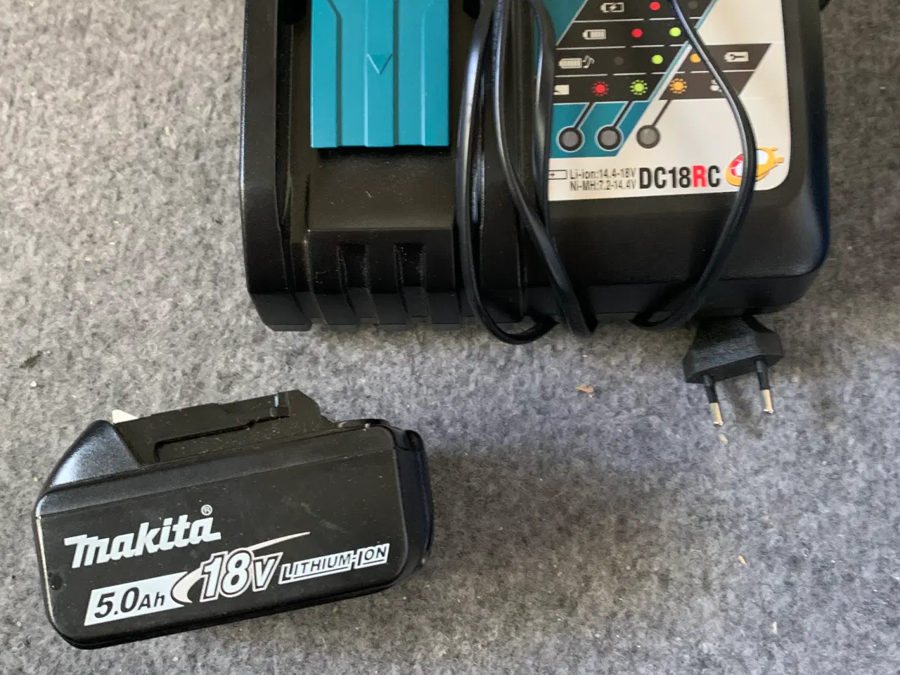 Billede 1 - Makita skruemaskine og batteri lader