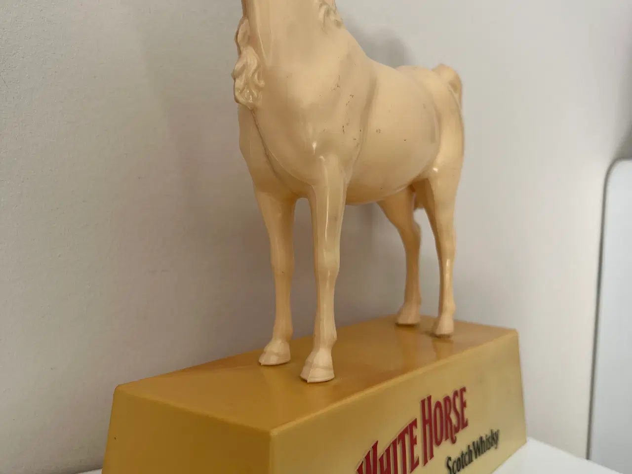 Billede 4 - White Horse whisky reklame figur fra 60-70’erne 