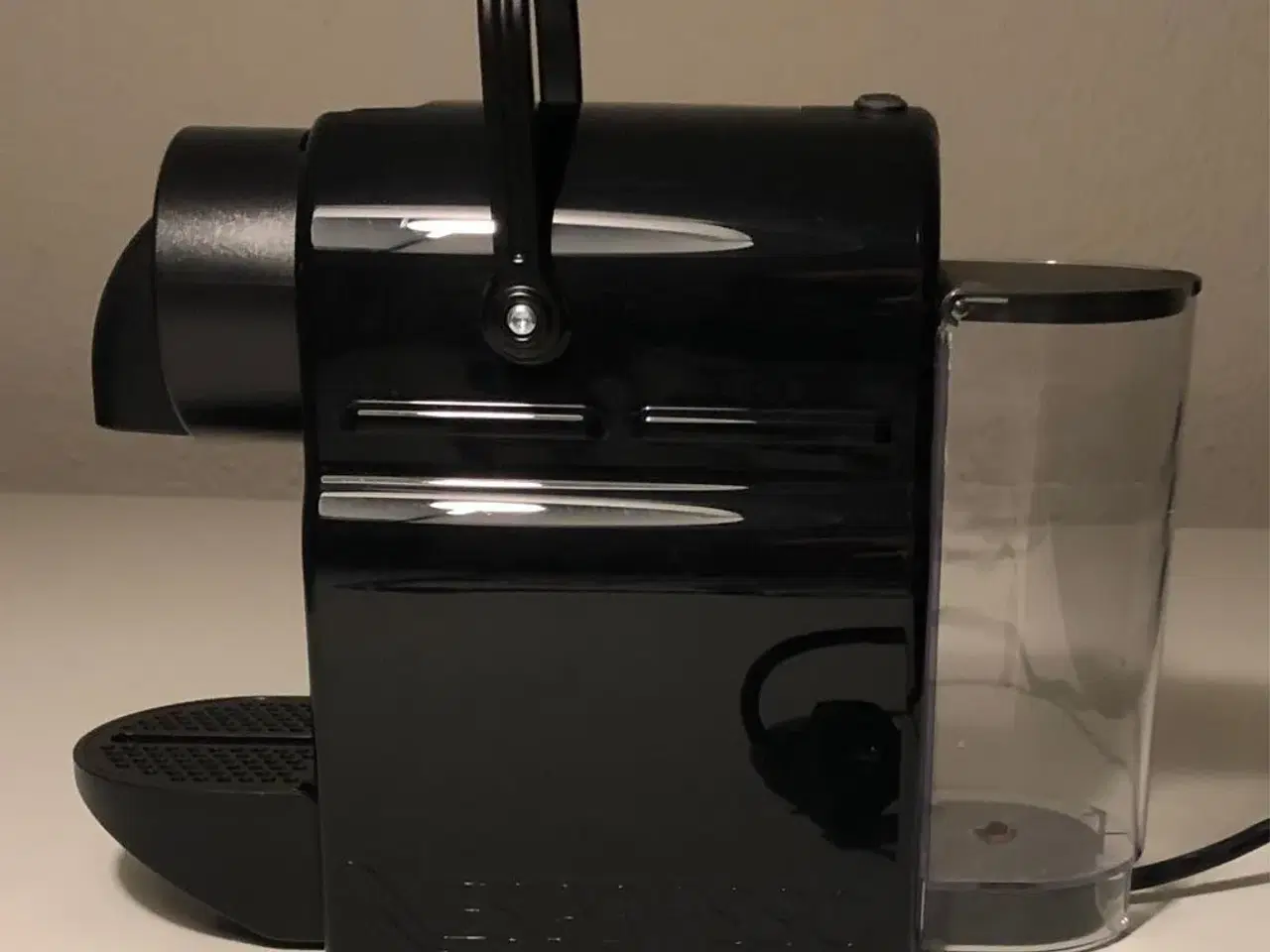 Billede 1 - Nespresso Inissia Kaffekapselmaskine