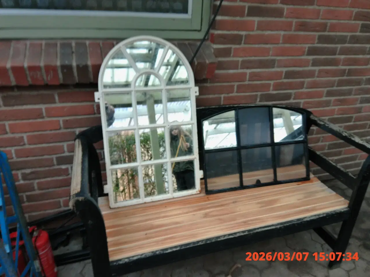 Billede 1 - to bondehus vinduer i metal