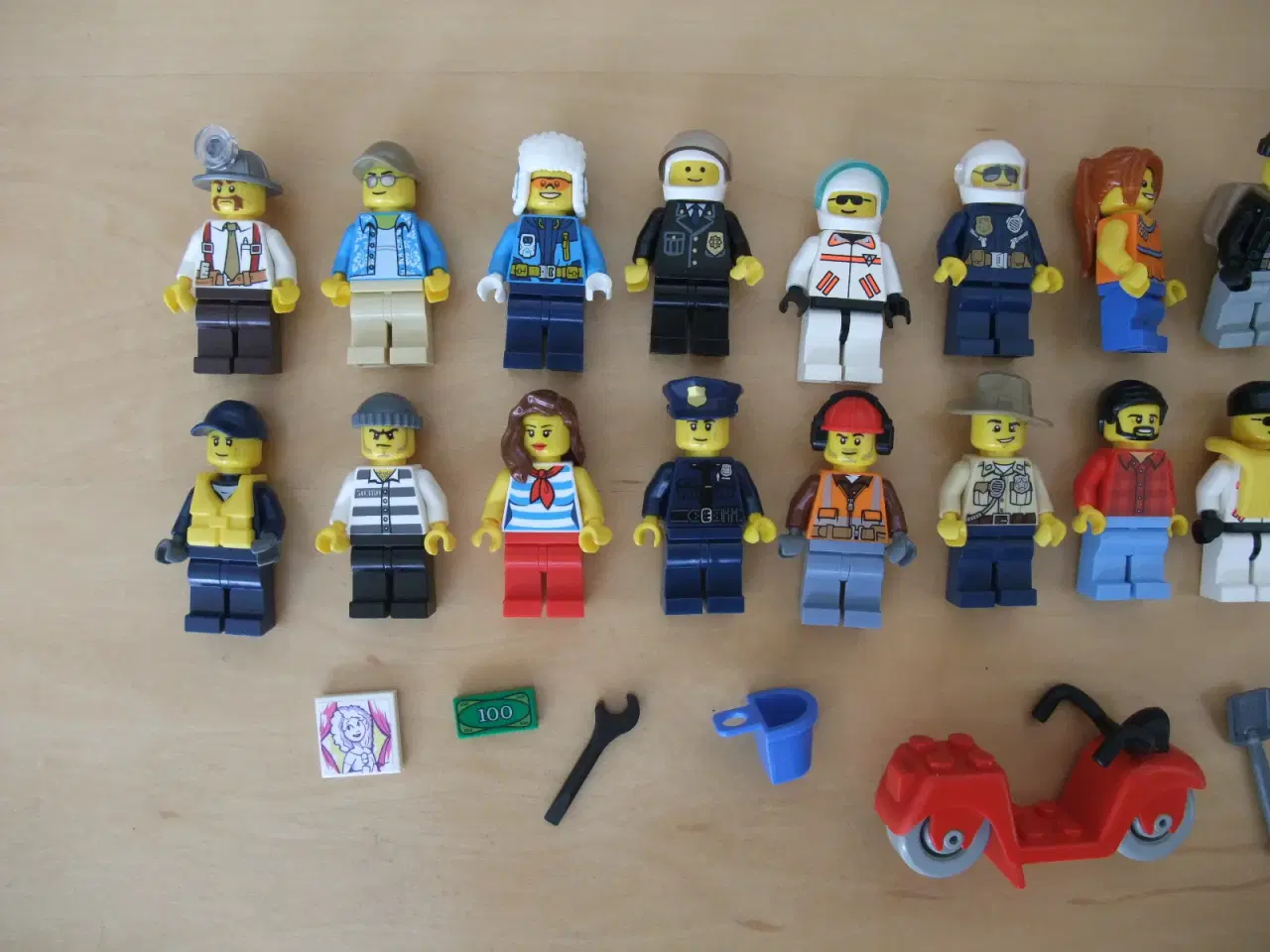 Billede 2 - Lego City Figurer+Tilbehør
