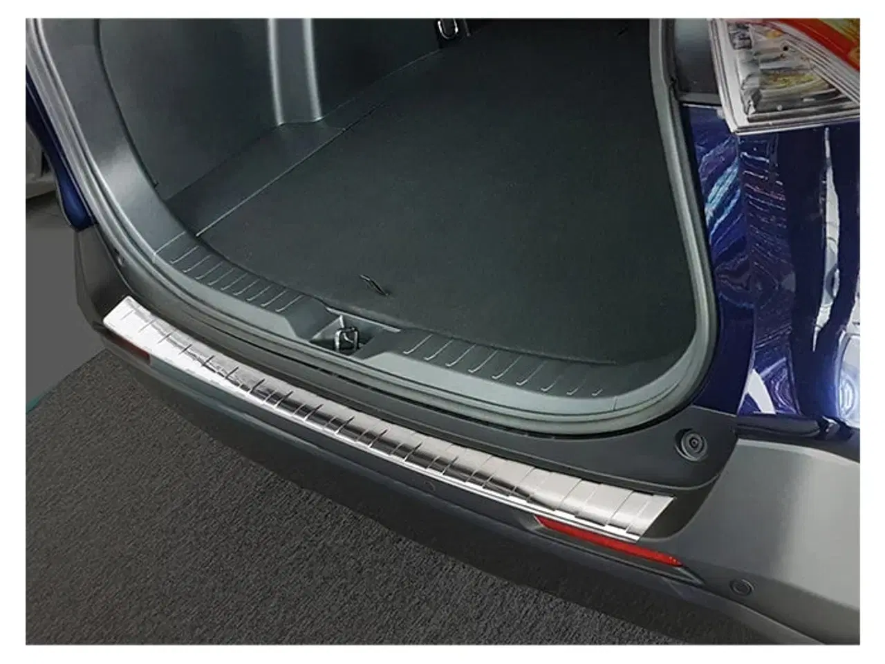 Billede 1 - Læssekantbeskytter Toyota RAV4 V / Hybrid 2018- Stål