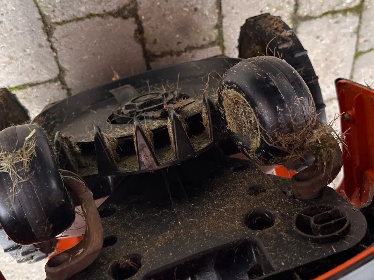 Billede 5 - Stihl robot plæneklipper