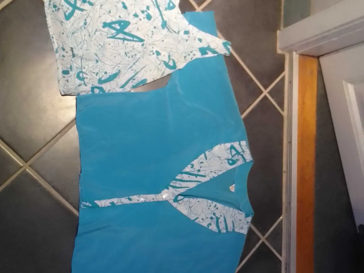 Billede 1 - 2stk overdele str XL, fra 1980 erne