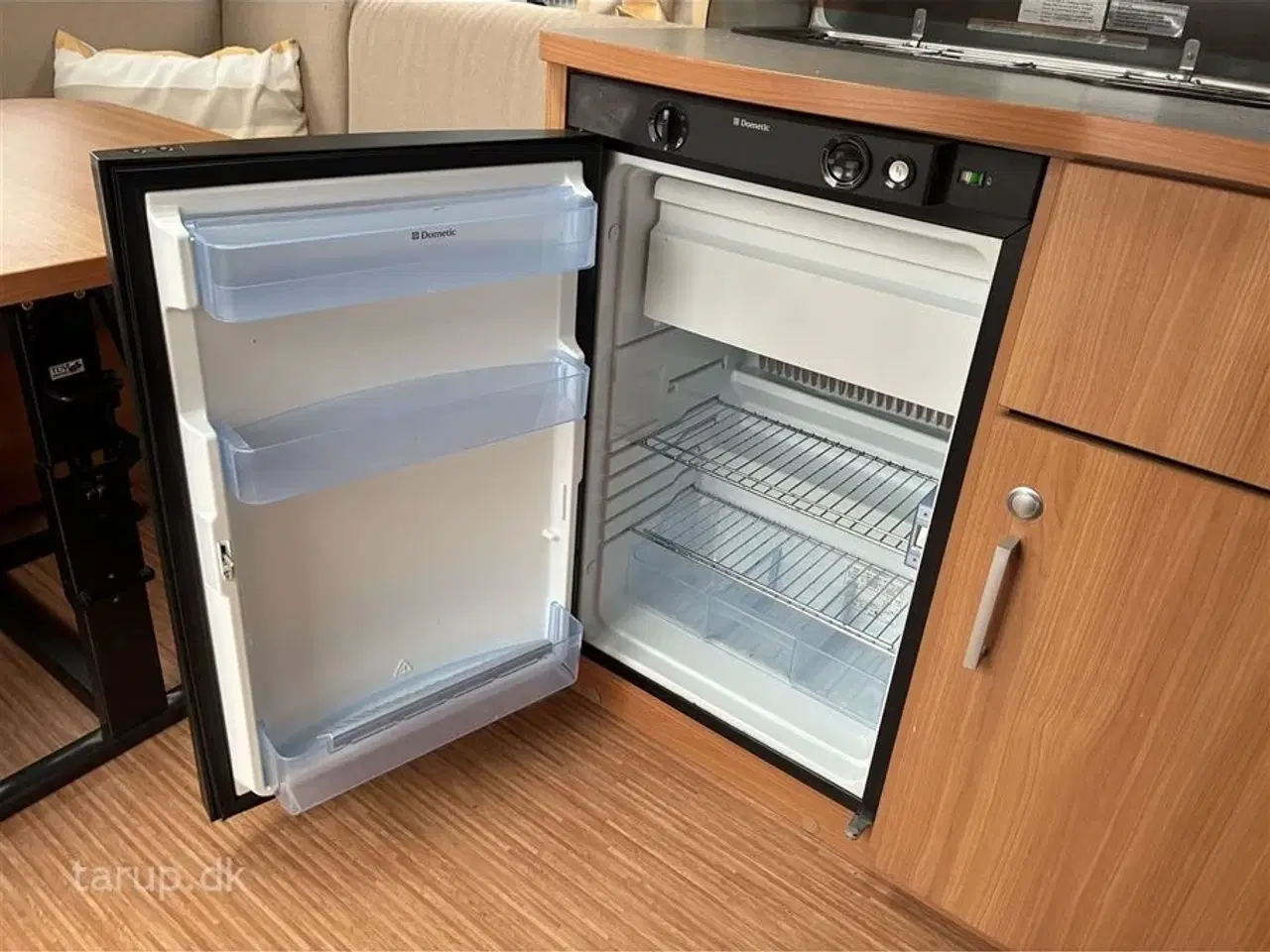 Billede 12 - 2013 - Knaus Sport 450 FU   Fast monteret Thule markise, rundsiddegruppe, mover, Isabella sunshine, stabilisator, aircondition, varmtvand, udvendigt gasudtag og EL.