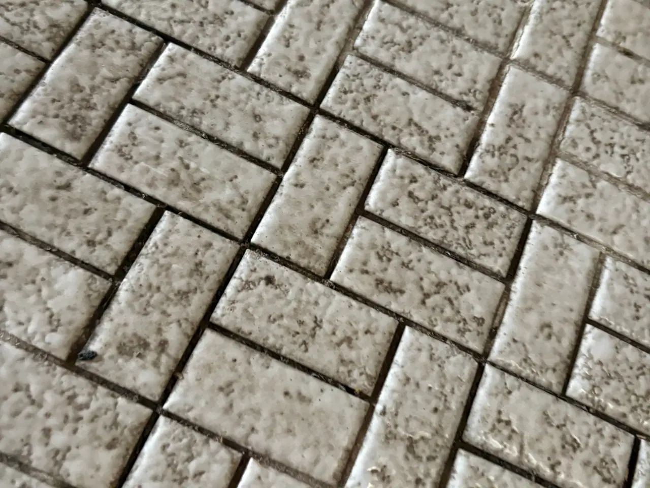 Billede 6 - Charmerende cafébord med mosaik – kræver lidt kærl