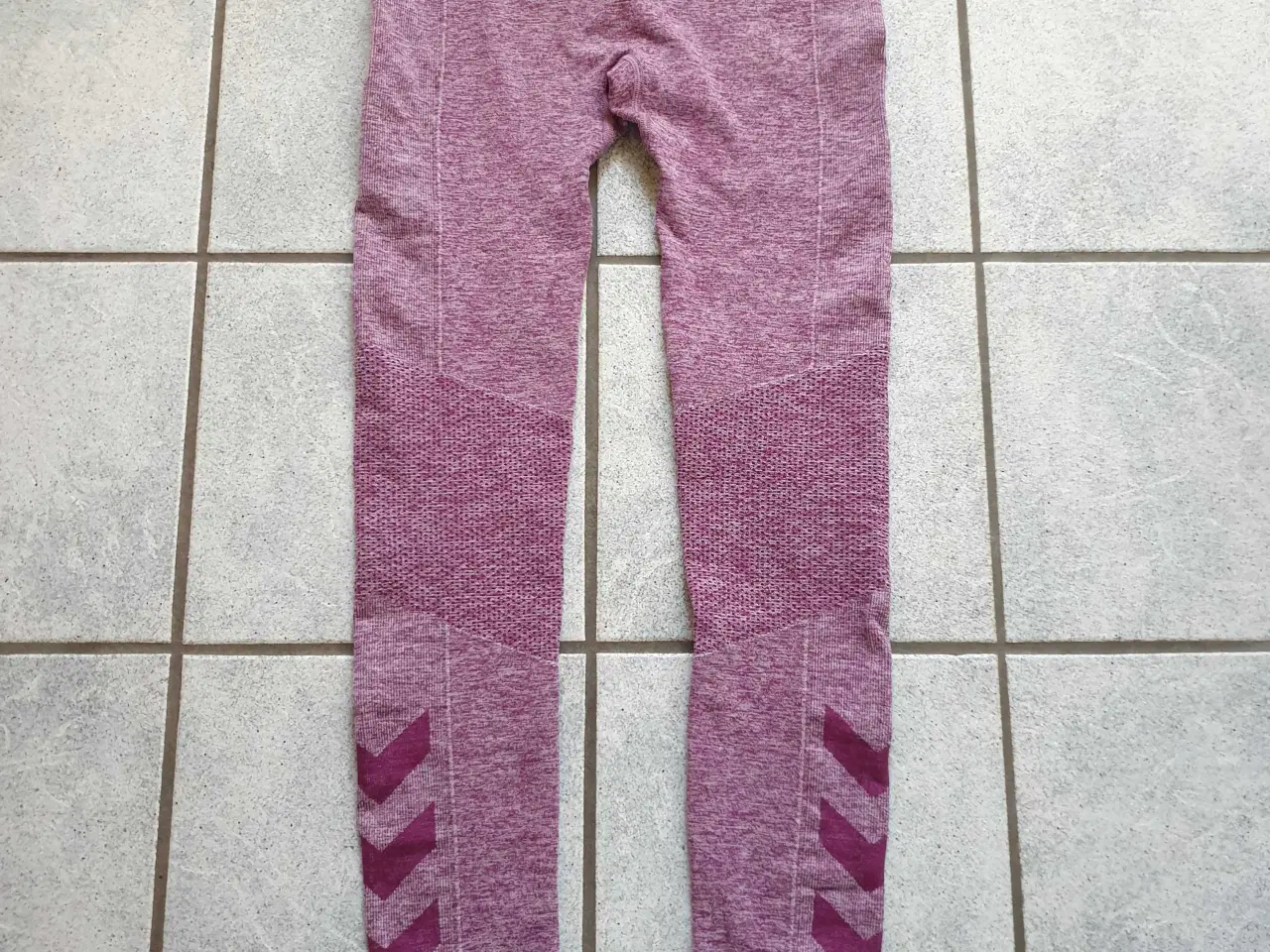 Billede 2 - Træningstøj str S-M 