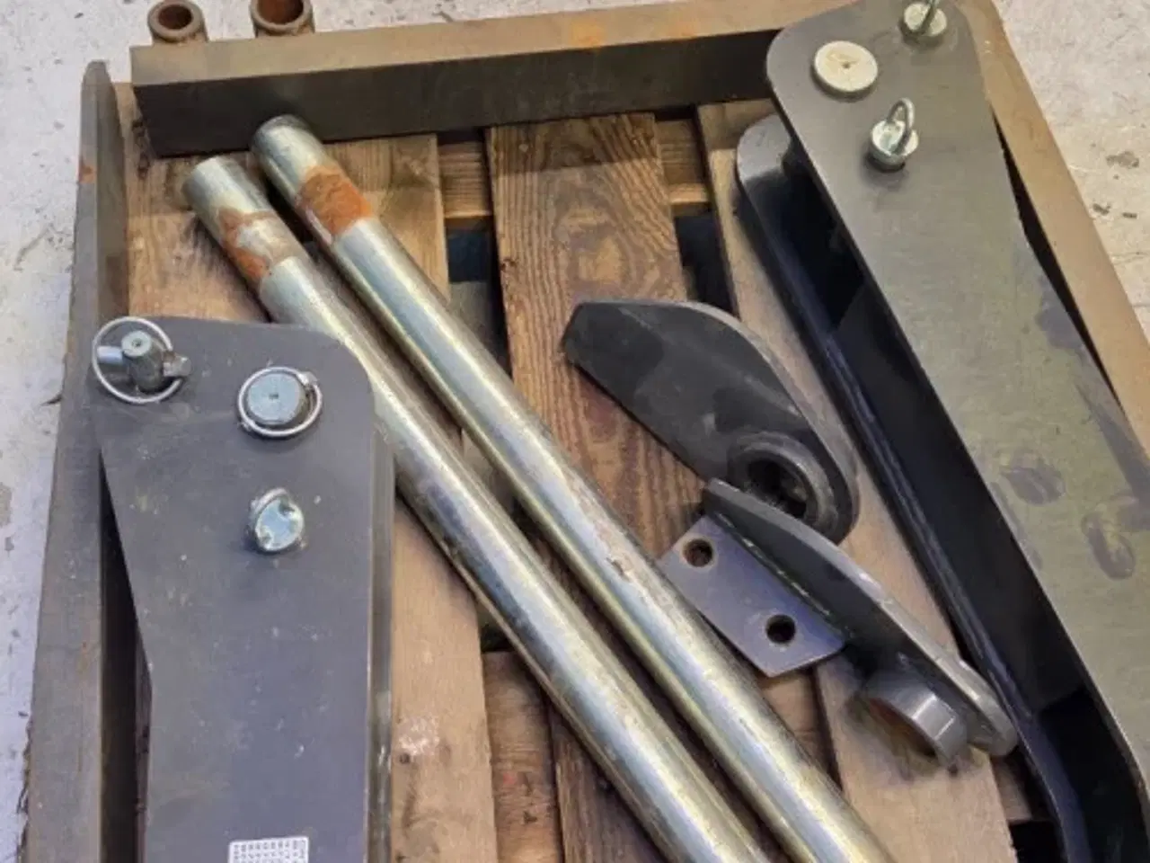 Billede 9 - New Holland B115C Pallegafler Kit 87310367